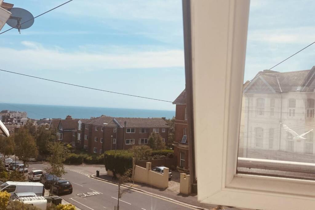 Unique Sea View Apartment Гастингс Экстерьер фото